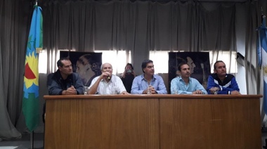 Capitanich estuvo en La Plata y disertó ante cientos de militantes peronistas