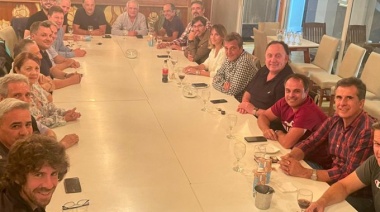 Massa reapareció y se reunió con intendentes en Pinamar