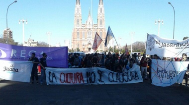 Cultura en alerta: " Es grave que acusen a los artistas de vivir de prebendas y ser parte de la casta”