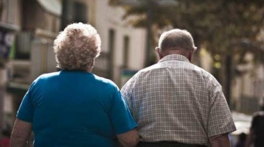 El Gobierno estudia pasar a planes sociales a los jubilados que accedieron por moratoria
