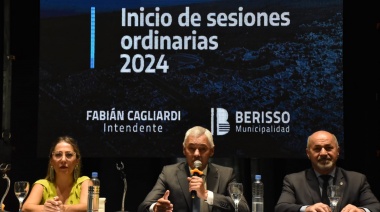 En la apertura de sesiones, Cagliardi afirmó: "La reconstrucción del país viene de la mano de Kicillof"