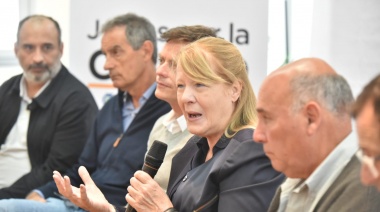 Desde La Plata, Stolbizer plantea pensar “cómo se reconstruye la confianza entre la sociedad y la política”