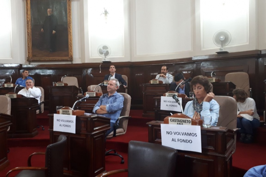 El Concejo platense debatió sobre el acercamiento del Gobierno con el FMI