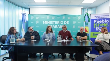 Walter Correa: "El DNU precariza la democracia"
