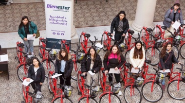 La UNLP entregó bicicletas a sus estudiantes