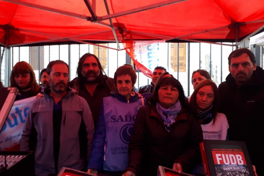 "Carpetazo" en el Senado bonaerense