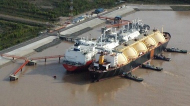 Repercusiones por el anuncio de Milei sobre la planta de GNL: legisladores radicales se expresaron