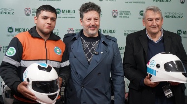 Gustavo Menéndez y D’Onofrio entregaron equipamiento en Merlo