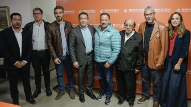 Intendentes bonaerenses avivan la interna del PJ con una foto clave