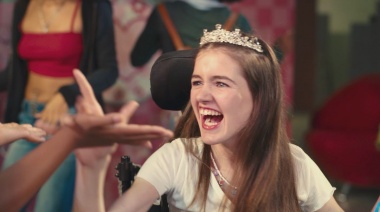 "Fuera de mí": la nueva película de Disney presenta a su protagonista con parálisis cerebral