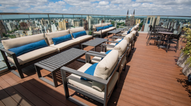 El exclusivo rooftop “Cielo Sky Bar” de La Plata reabre sus puertas para una nueva temporada