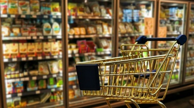 Las ventas en supermercados y autoservicios cayeron 20,4% en octubre