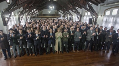 La gobernadora encabezó una reunión de gabinete ampliado