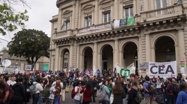 El Gobierno anunció la "intervención" del Hospital Bonaparte
