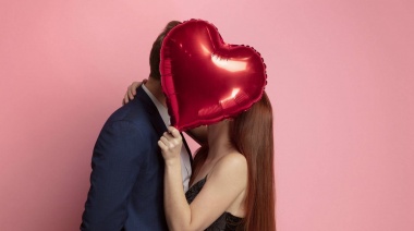 San Valentín 2025: cuánto sale organizar una cena romántica en casa