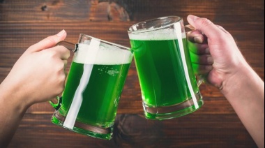 Para celebrar San Patricio: cómo hacer la icónica cerveza verde en muy pocos pasos