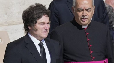 Milei volvió a cargar contra los periodistas que lo criticaron por llegar tarde al funeral del papa Francisco