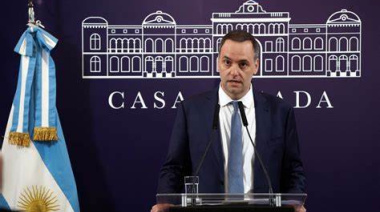 El Gobierno endurece la política migratoria: expulsiones inmediatas, nuevos requisitos y aranceles para extranjeros
