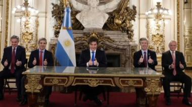 Del “super mega giga discurso” al “delirio cósmico”: así se partió la política tras la cadena de Milei