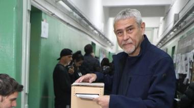Jorge Ferraresi votó en Avellaneda y llamó a “construir una mayoría real”