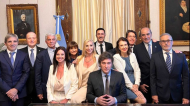 Milei encabeza una nueva reunión con colaboradores cercanos y se prepara para grabar la Cadena Nacional