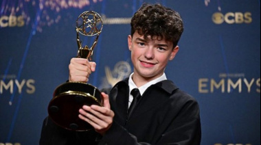 "Adolescencia" y "The Studio" arrasaron en los Premios Emmy 2025: todos los ganadores