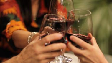 El manjar que nadie se quiere perder: turistas frenan en el aeropuerto para probar las empanadas más ricas