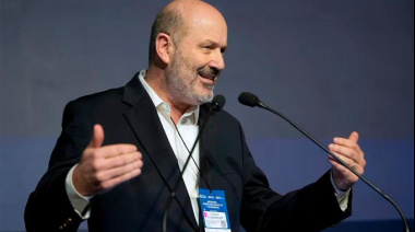 Sturzenegger desafió a los empresarios en IDEA: “El Gobierno les da libertad para contratar y no hacen nada”