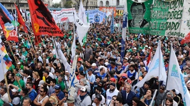 “Estaremos en la calle hasta que cambie la política económica”