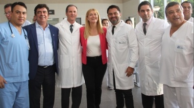 Magario entrega un bono a municipales de $18.000