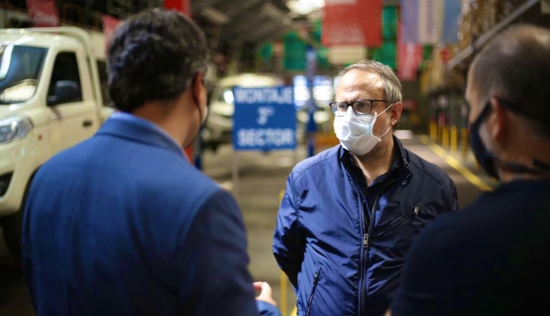 El intendente Valenzuela está a favor de una comisión parlamentaria de seguimiento de las vacunas