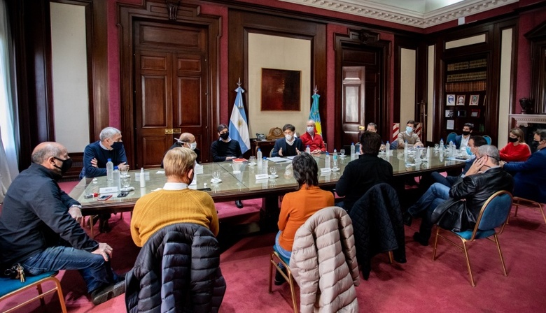 Kicillof recibió a intendentes de la tercera sección
