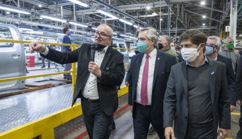 Alberto Fernández inaugura una planta de diesel premiun en Campana
