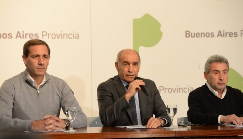 El intendente Garro y el vicegobernador Salvador anunciaron que multarán a Edelap y eximirán del pago de impuestos a los vecinos
