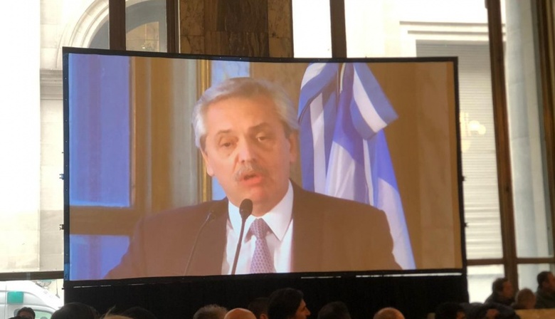 Alberto Fernández: "Cuando el mercado ríe llora mucha gente Macri"