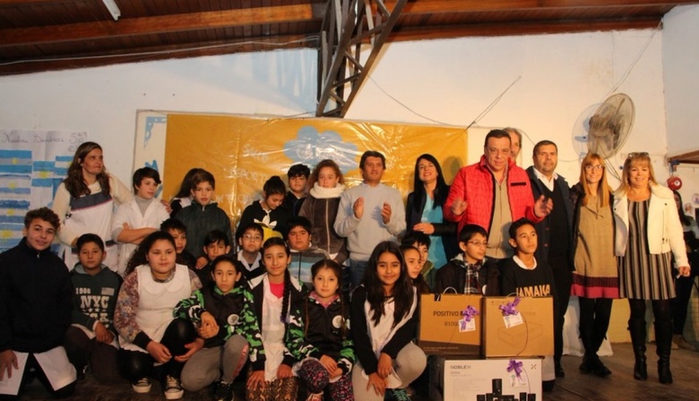 Cáffaro entregó los premios "Ciudad Rayuela 2018"