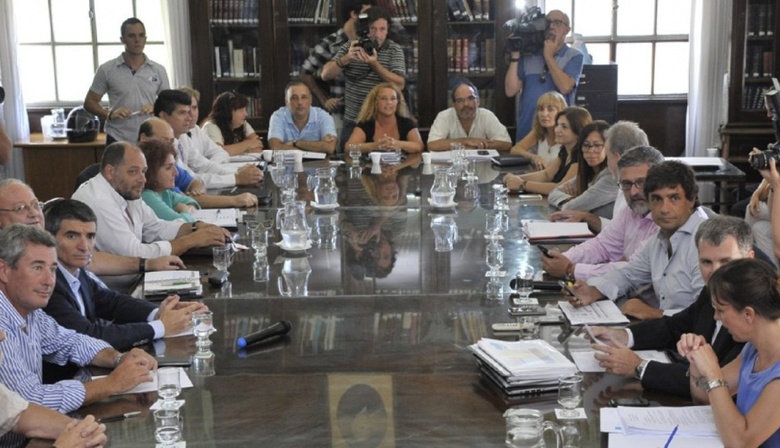 El gobierno bonaerense otorgó un aumento salarial del 12,5% a los estatales