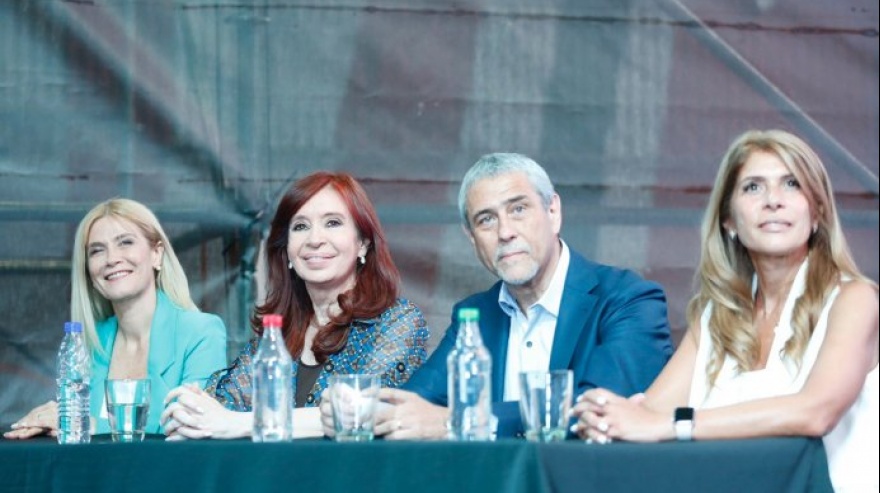 Ferraresi asumió su tercer mandato con la presencia de Cristina Fernández