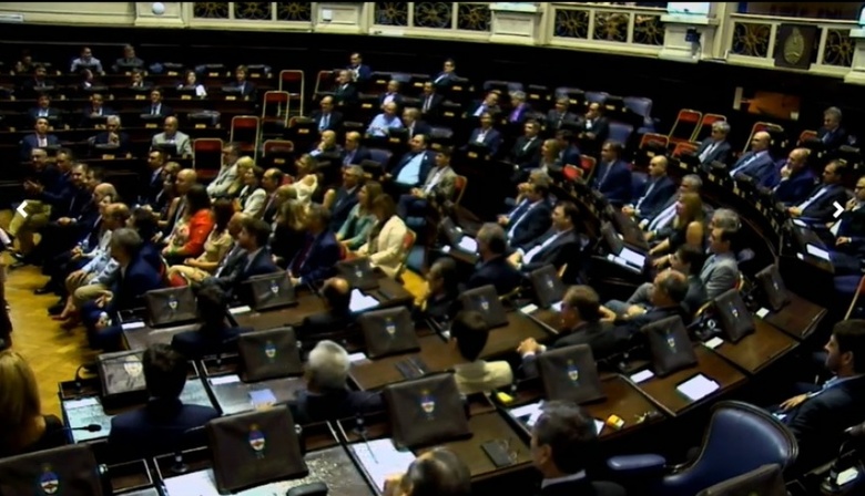 En vivo: Los 135 intendentes reciben sus diplomas