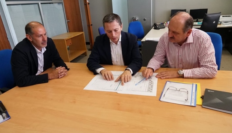 Gray gestionó la reactivación de obras hídricas