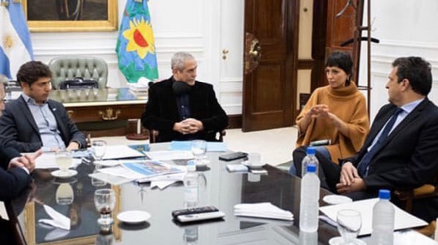 Axel Kicillof se reúne con el comité de expertos para analizar la evolución de la situación en Villa Azul