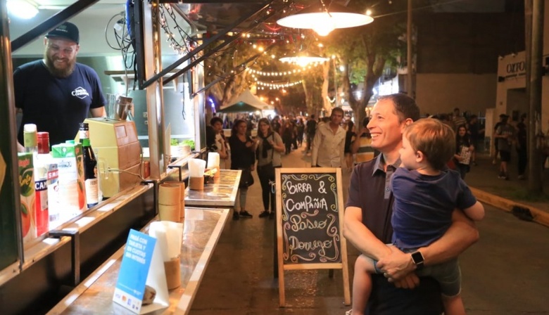 Gray participó del segundo aniversario de Paseo Dorrego