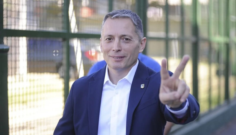 “Si Máximo Kirchner se presenta, se va a tener que enfrentar conmigo”, desafió Gray