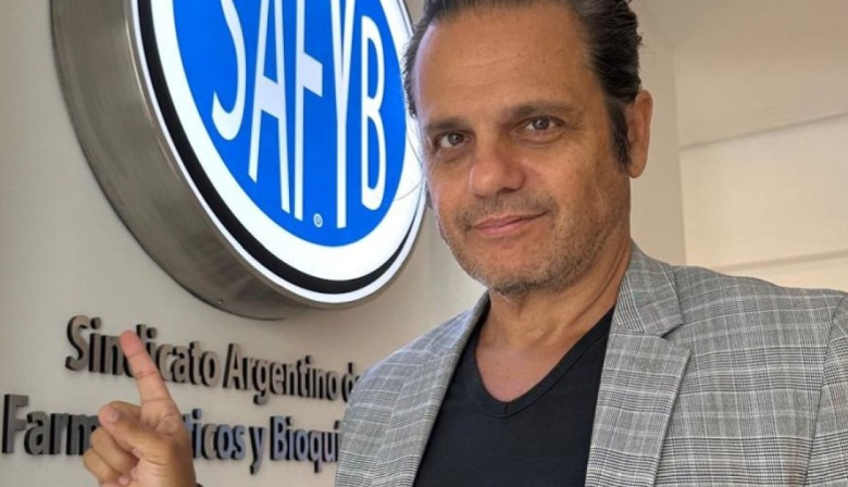 Peretta cargó contra Sturzenegger por la liberación de medicamentos "en un momento de muertes y corrupción"