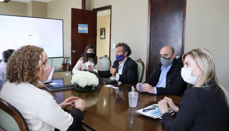 Le presentaron a Fassi un proyecto para construir una planta de almacenamiento de productos refrigerados en Cañuelas