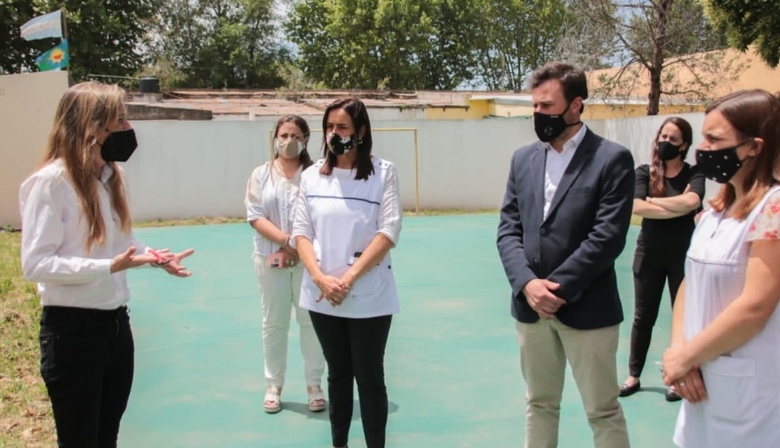 Hernán Ralinqueo recibió a Agustina Vila en 25 de Mayo