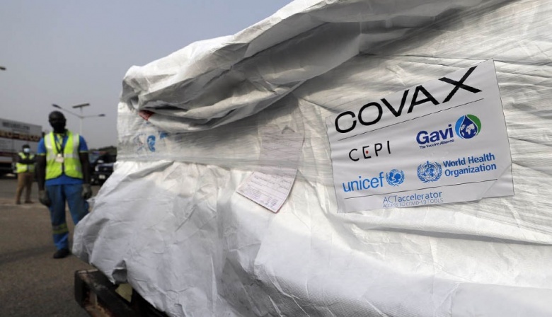 Llegaron al país 864 mil dosis de vacunas contra el coronavirus del Fondo Covax