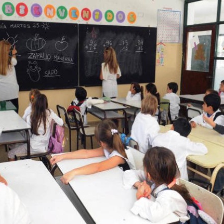 Según un informe de la Defensoría del Pueblo bonaerense,  en el 99% de las escuelas hay presencialidad plena