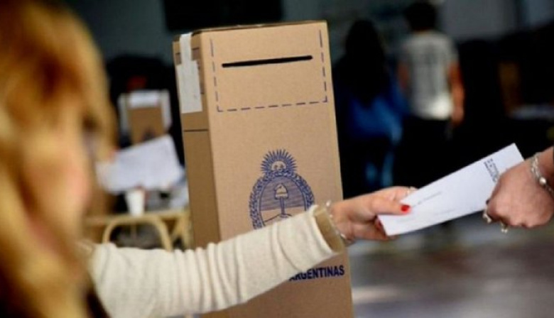 Veda electoral 2.0: buscan controlar las redes en la previa de los comicios