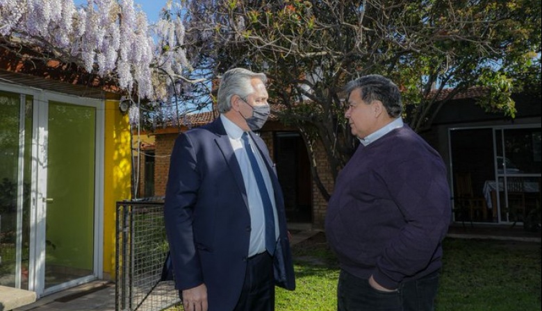Antes de las presentaciones por parte del gabinete, Alberto se reunió con Mario Ishii